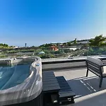 아파트 Luxury Skyline