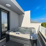 Luxury Skyline 아파트 *