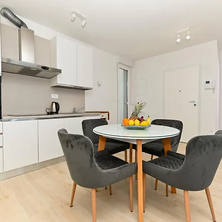 Luxury Skyline Apartman